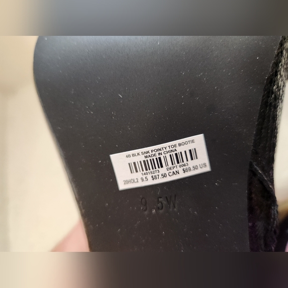 Torrid Black Faux Leather Snake Print Side Zip Pointed Toe Booties Size 9.5 WW - Picture 8 of 16